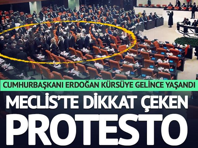 Meclis'te dikkat &ccedil;eken protesto