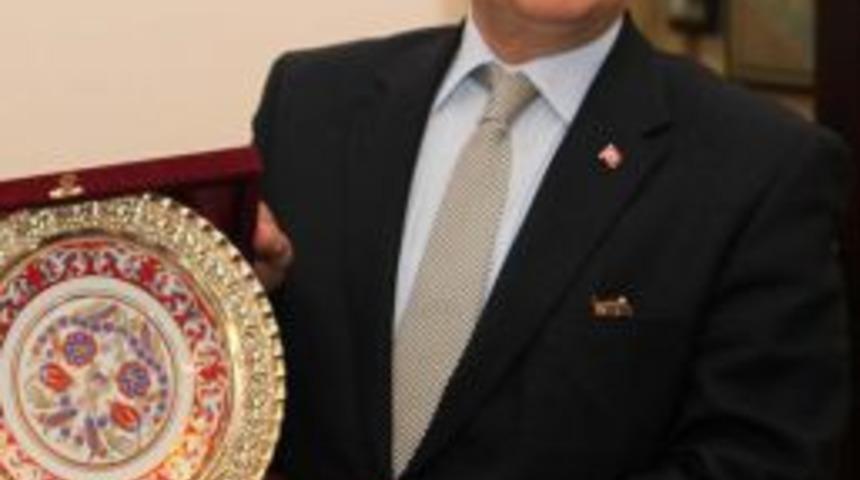 Bakan Eroğlu, Bursa B&uuml;y&uuml;kşehir Belediye Başkanı Altepe'yi ziyaret etti