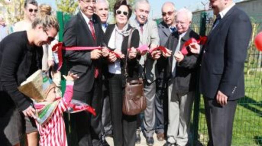 Bursa&rsquo;nın ilk ve tek k&ouml;pek parkı Nil&uuml;fer&rsquo;de hizmete girdi