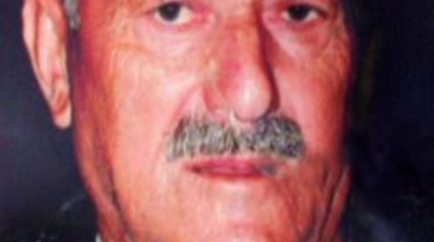 Bağından kurtulan boğa sahibini &ouml;ld&uuml;rd&uuml;