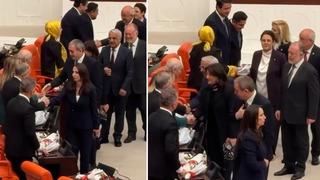 Meclis’te dikkat çeken anlar! DEM Partililer Bahçeli ile tokalaşmak için sıraya girdi