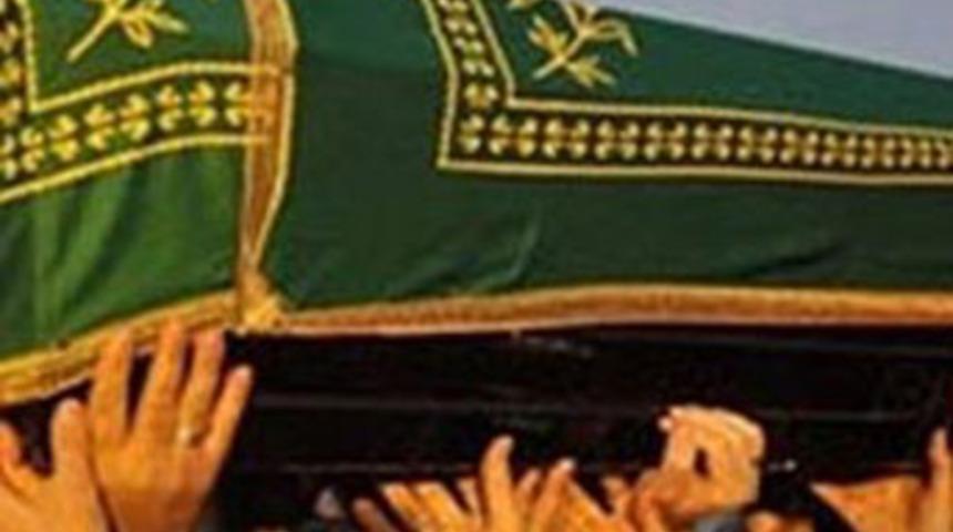 Cenazesine geldi, herkesi şoke etti