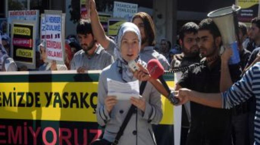 Diyarbakır&rsquo;da &ouml;ğrenciler, baş&ouml;rt&uuml;s&uuml; yasağını protesto etti