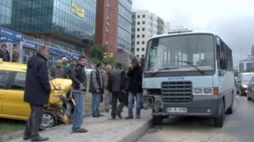 İş g&ouml;r&uuml;şmesine giden &uuml;nl&uuml; dizilerin senaristi &ouml;l&uuml;mden d&ouml;nd&uuml;