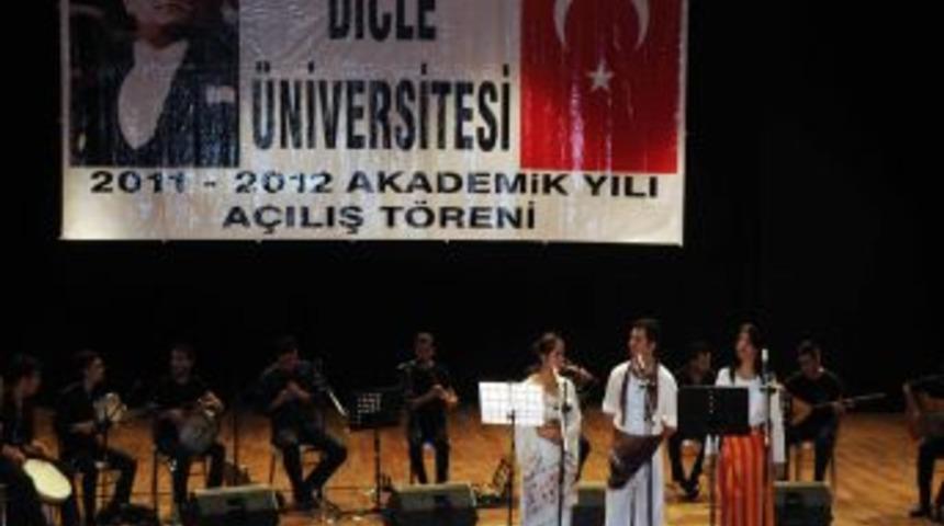 &Ouml;ğrenci sayısını 22 bine &ccedil;ıkaran Dicle &Uuml;niversitesi yeni eğitim yılına başladı
