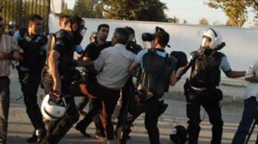 Ter&ouml;rist cenazesinde olay