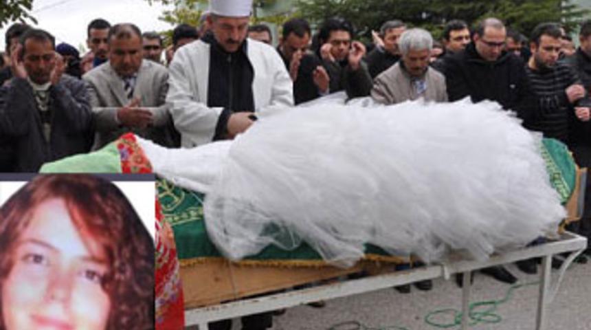 Esra &ouml;ğretmen son twitini Başbakan'a atmış!