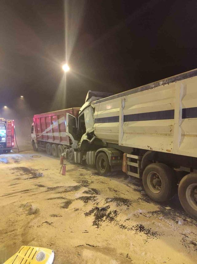 Tünel içinde çarpıştılar: 1 yaralı 4
