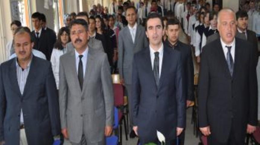 Kimse Yok Mu, Savaştepeli &ouml;ğrencilere 10 bin kitap dağıttı