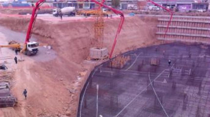 Mevlana Tıp Fak&uuml;ltesi Hastanesi temeline ilk har&ccedil; dualar eşliğinde d&ouml;k&uuml;ld&uuml;