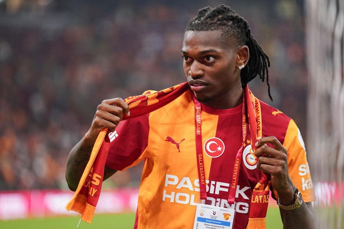 Sadece 3 maç oynayabildi! Galatasaray ın yeni transferine kesik: Okan Buruk pişman oldu 2