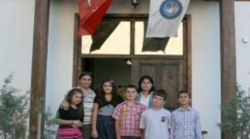 Geleceğin fotoğraf sanat&ccedil;ıları ilk sergilerini a&ccedil;tı