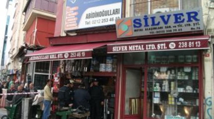 İşten &ccedil;ıkartılan seyis, patronunun iş yerini ateşe verdi