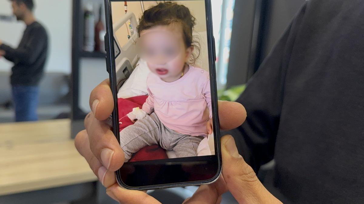 Evdeki bitkiyi yer yemez fenalaştı! Boğazı ve dudakları şişen 2 yaşındaki çocuk yoğun bakımda 1