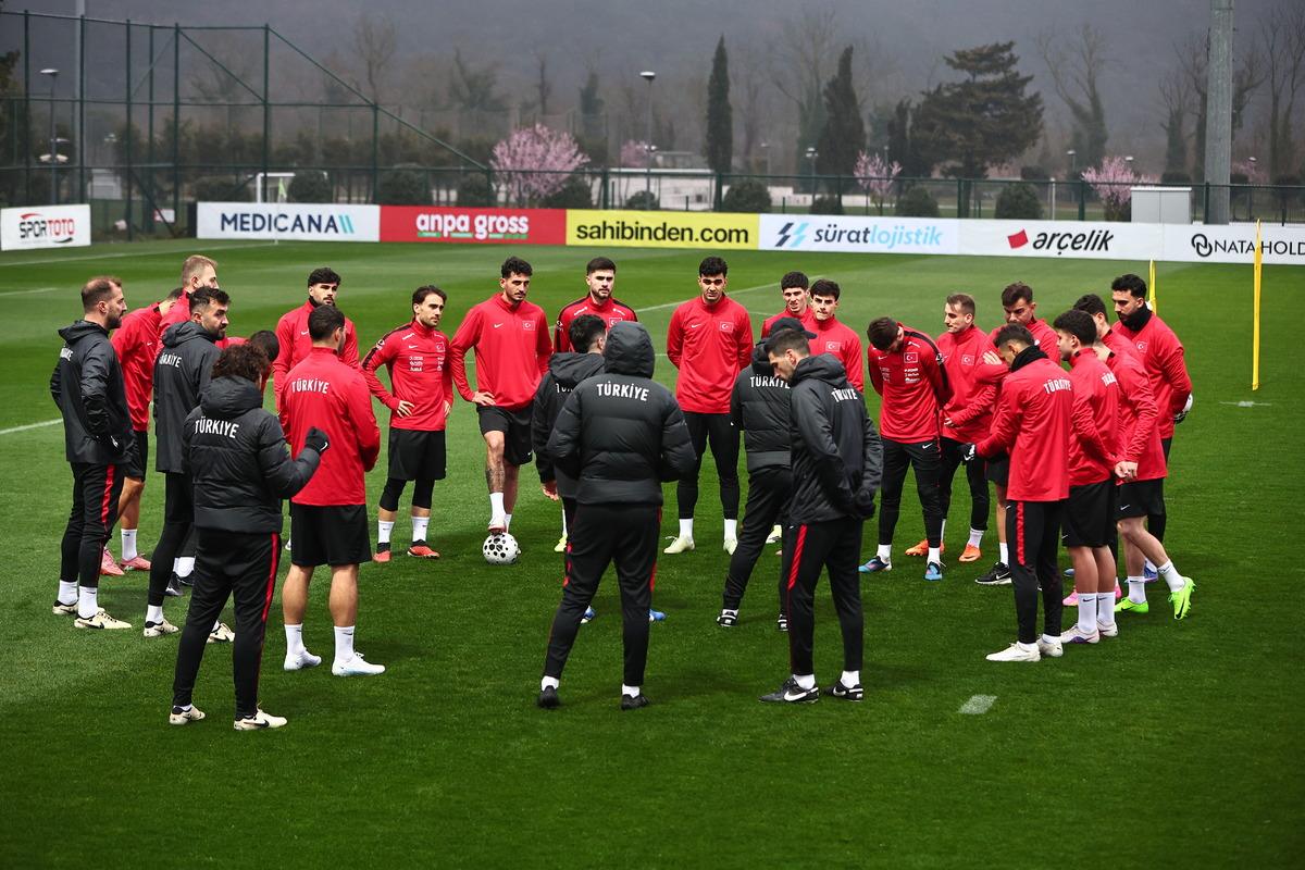 A Milli Takım a yıldız isimden kötü haber! Antrenmana katılmadı... 1