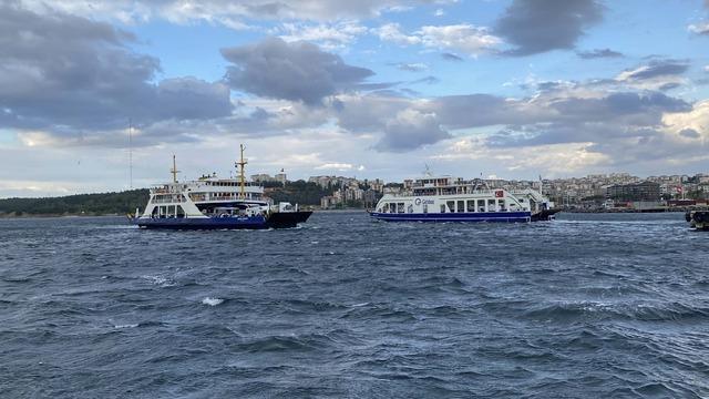 Gökçeada ve Bozcaada feribot seferlerine fırtına engeli