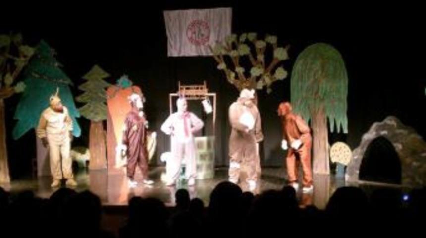 Antakya Belediyesi Şehir Tiyatrosu perdelerini a&ccedil;ıyor