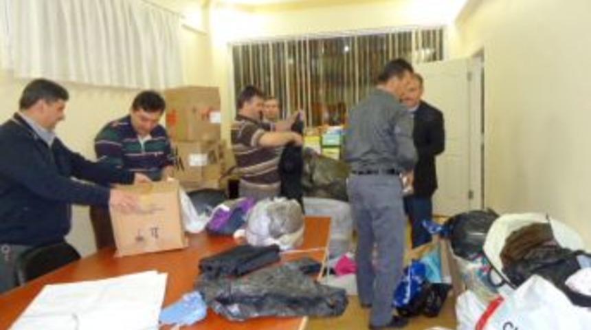 Kula &Ccedil;alışanları Yardımlaşma Derneği Van&rsquo;a yardım g&ouml;nderdi