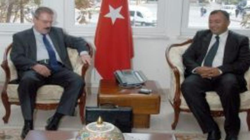 Macaristan B&uuml;y&uuml;kel&ccedil;isi Szabo, K&uuml;tahya'da