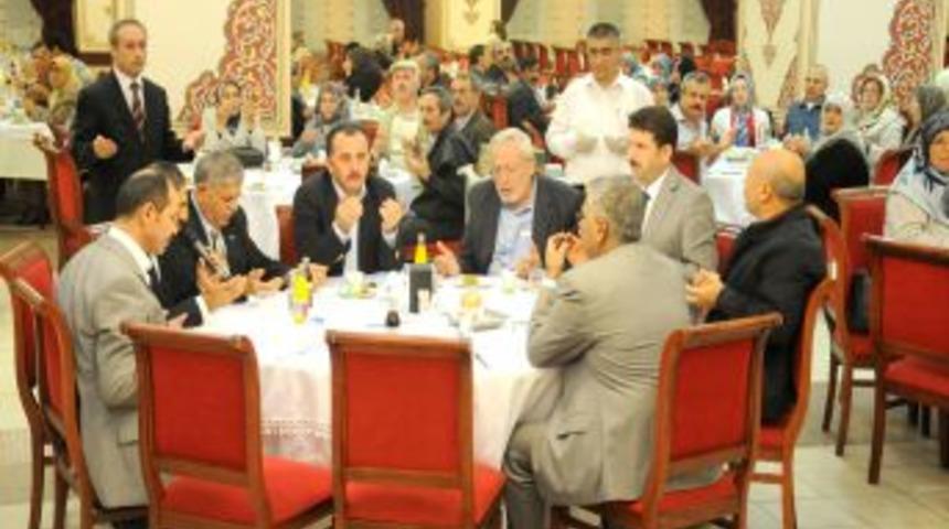 Bağcılarlı hacı adayları kutsal yolculuğa uğurlandı