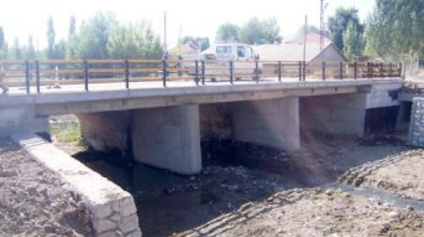 Şuhut&rsquo;a 70 g&uuml;nde 2 k&ouml;pr&uuml; yapıldı