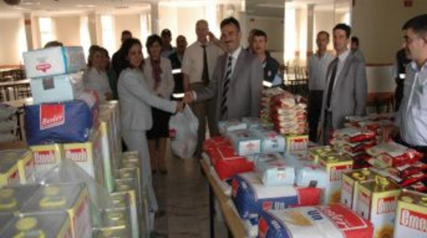 Memurlara erzak yardımı