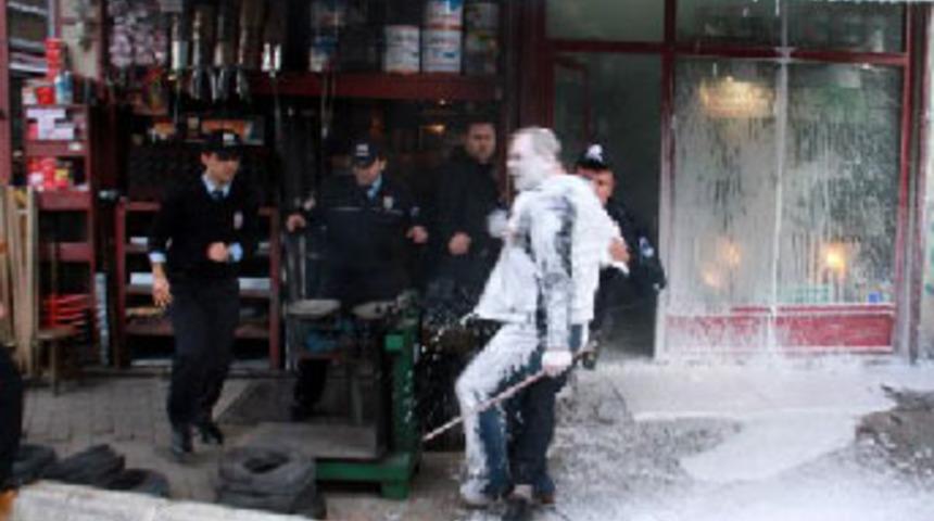 İşten atılan seyis, dehşet sa&ccedil;tı