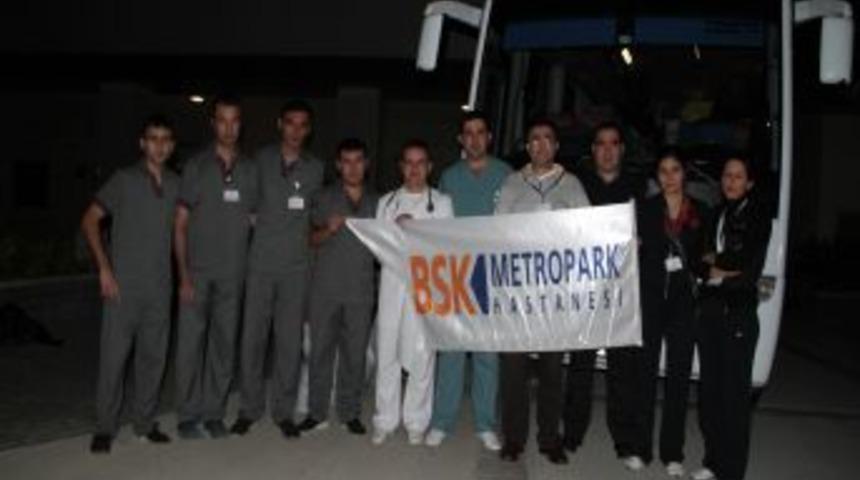 &Ouml;zel BSK Metropark Hastanesinin yardım ekibi Van'a gitti