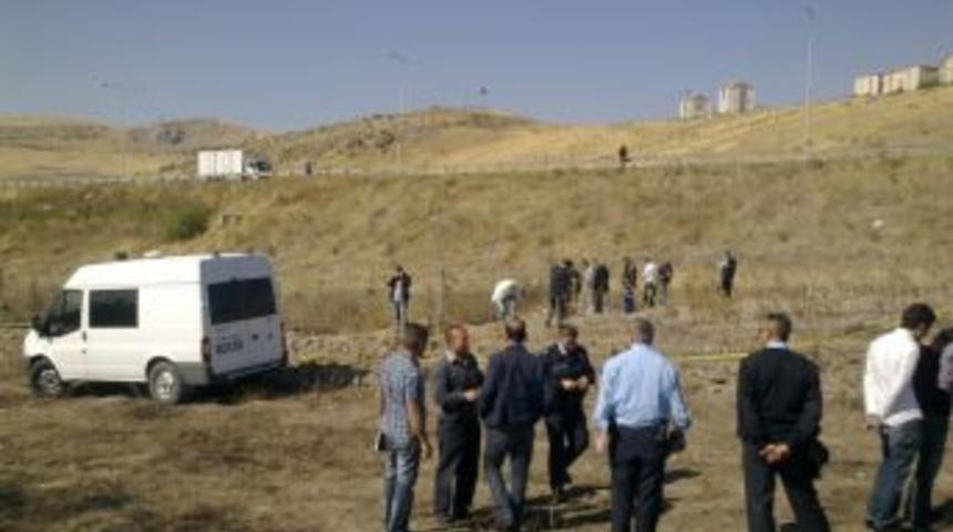 Otoban kenarında yaşlı kadın cesedi bulundu