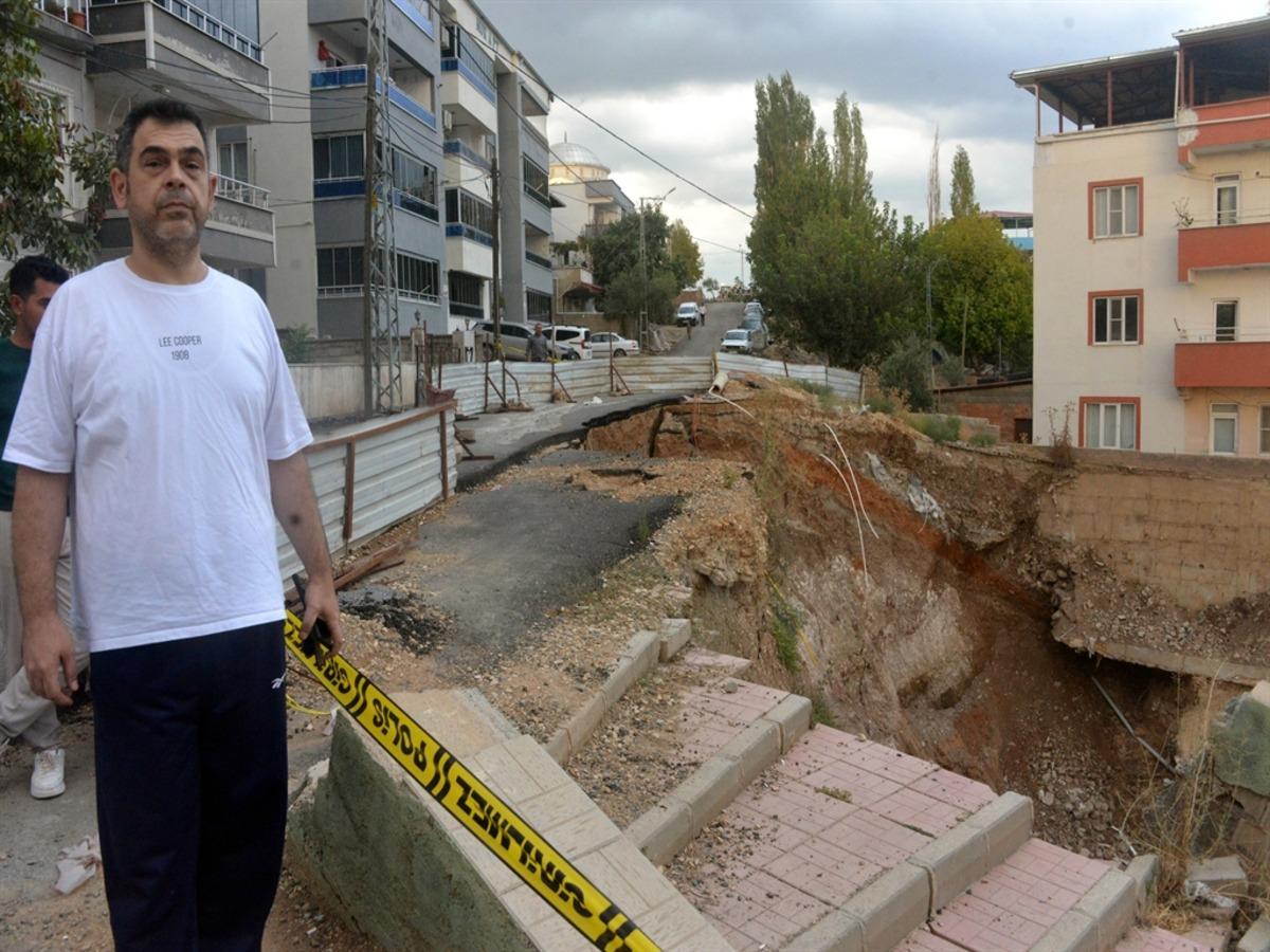 Kahramanmaraş&rsquo;ta temel kazısında toprak kaydı, 2 bina boşaltıldı 3