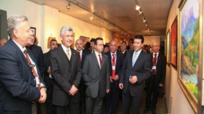 Gazi'de 'Kederde Birlikte' sergisi a&ccedil;ıldı