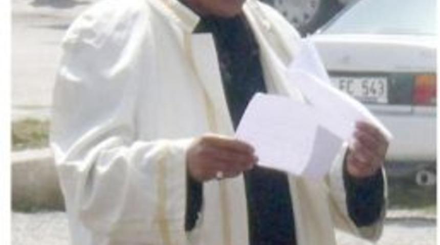 Alternatif Cuma kıldıran şahıs, sahte parayla yakalandı