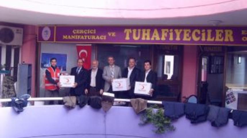 Balıkesir'den depremzedelere ayakkabı ve giysi yardımı