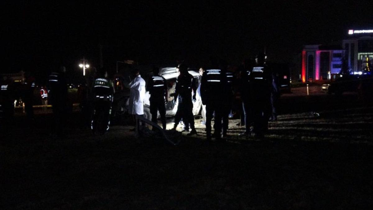 Malatya da otobüs ile hafif ticari araç çarpıştı: 2 ölü, 3 yaralı 2