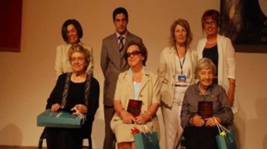 İzmir Dernekler İl M&uuml;d&uuml;r&uuml; Korkmaz: G&ouml;n&uuml;ll&uuml; kuruluşların &ouml;n&uuml;n&uuml; a&ccedil;ıyoruz