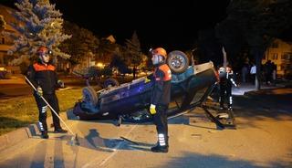 İki otomobil kavşakta kazaya karıştı: 6 yaralı