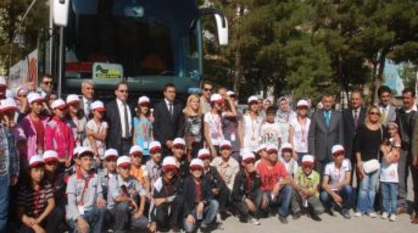 Batmanlı &ouml;ğrenciler &Ccedil;anakkale'ye hareket etti