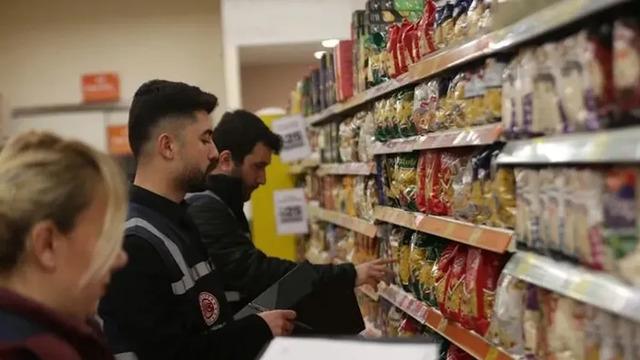 Marketlerdeki etiket oyununa son! İşletmelere ceza yağdı