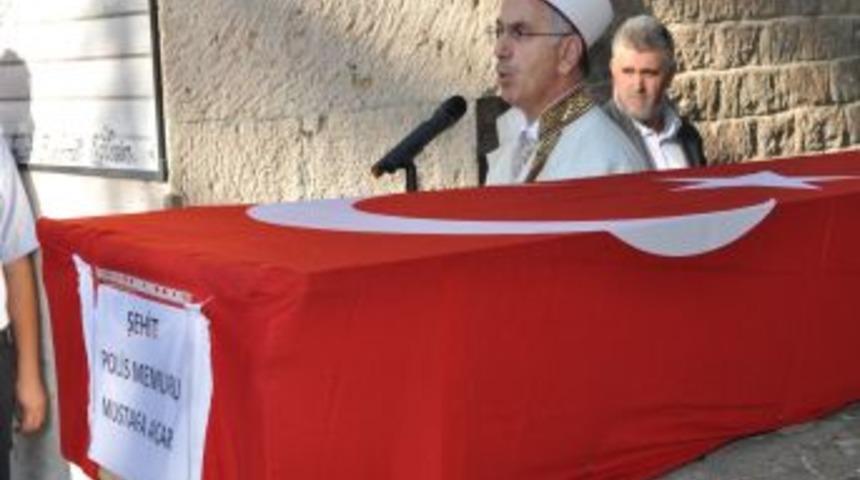 Balıkesirli şehit polis memuru son yolculuğuna uğurlandı