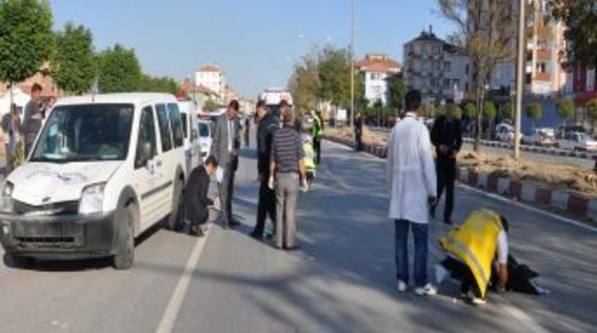 Yaşlı kadın otomobilin &ccedil;arpmasıyla hayatını kaybetti