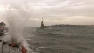 Meteoroloji tarih verdi! İstanbul dahil 23 kente fırtına ve sağanak uyarısı