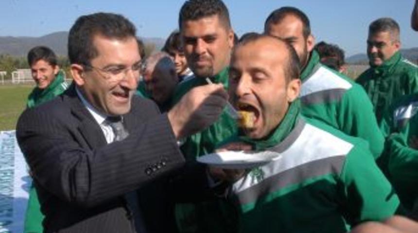 İznikspor&rsquo;a Protokol&rsquo;den tam destek