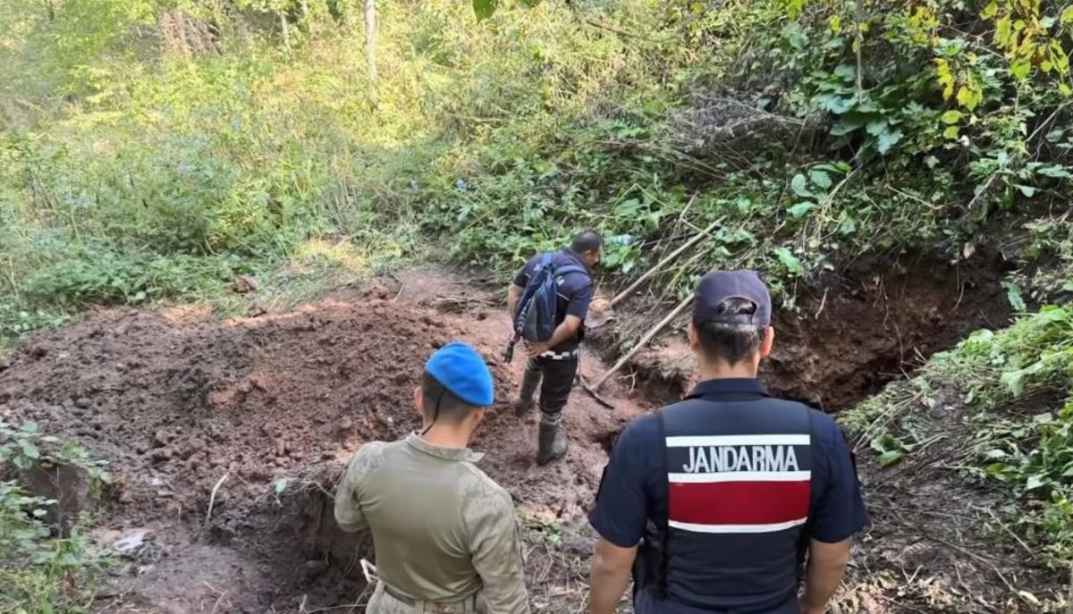 Artvin deki mağarada 30 yıl cinayeti &ouml;rtbas etmiş: "Sopayla d&ouml;verek &ouml;ld&uuml;rd&uuml;m" itirafı! 2