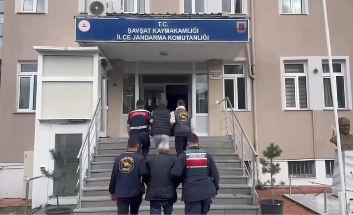 Artvin deki mağarada 30 yıl cinayeti &ouml;rtbas etmiş: "Sopayla d&ouml;verek &ouml;ld&uuml;rd&uuml;m" itirafı! 7