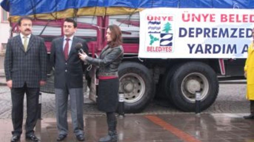 Depremzedeler i&ccedil;in &Uuml;nye'den iki kamyon yardım yola &ccedil;ıktı
