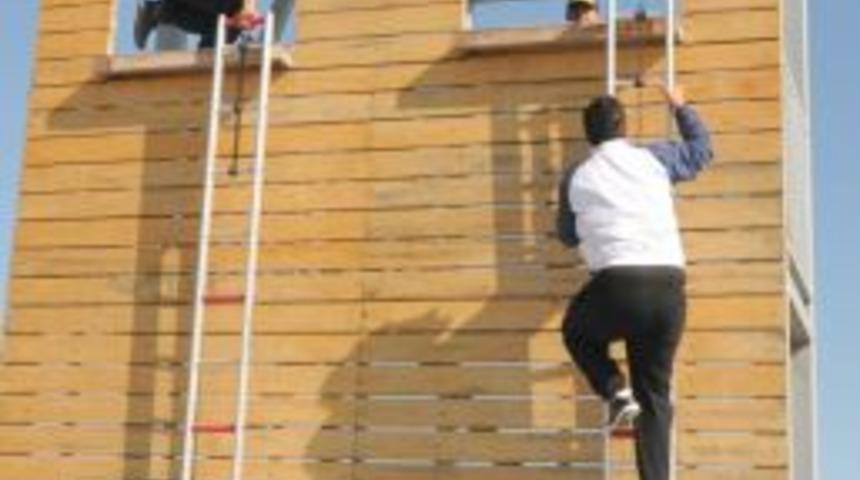 İtfaiyeci olmak i&ccedil;in ter d&ouml;kt&uuml;ler