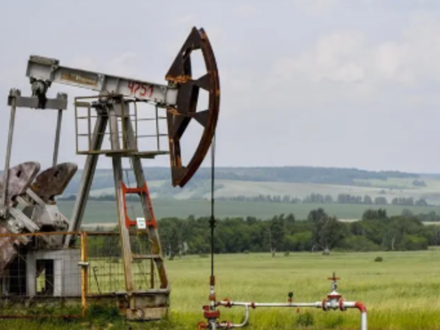 Brent petrol&uuml;n varili 101,69 dolardan işlem g&ouml;r&uuml;yor
