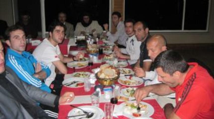 Kocaeli'de tekvando camiası bir araya geldi