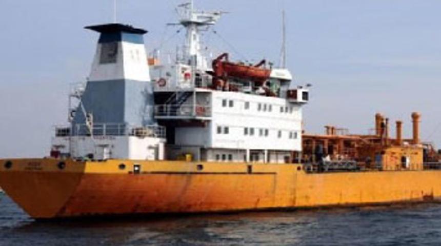 K&ouml;rfezde bin 500 tonluk y&uuml;zen tehlike