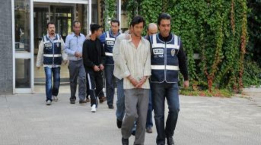 &Ccedil;obanlık yaptıkları dağda esrar yetiştirip satmışlar